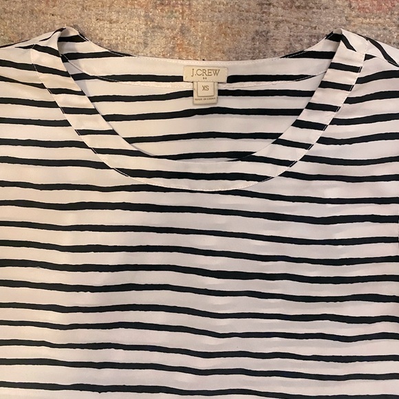 J Crew Cap Sleeve Black and White Blouse - Picture 5 of 5